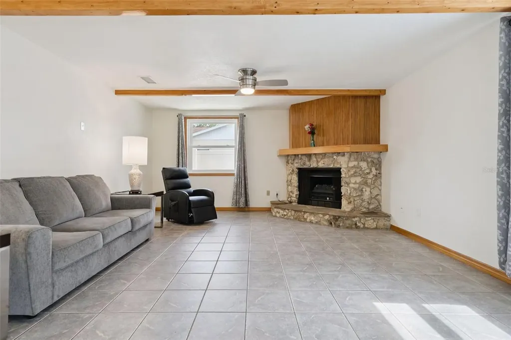 131 Flower Queen Court Orlando FL 32807