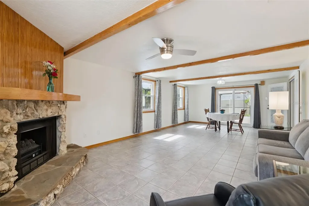 131 Flower Queen Court Orlando FL 32807