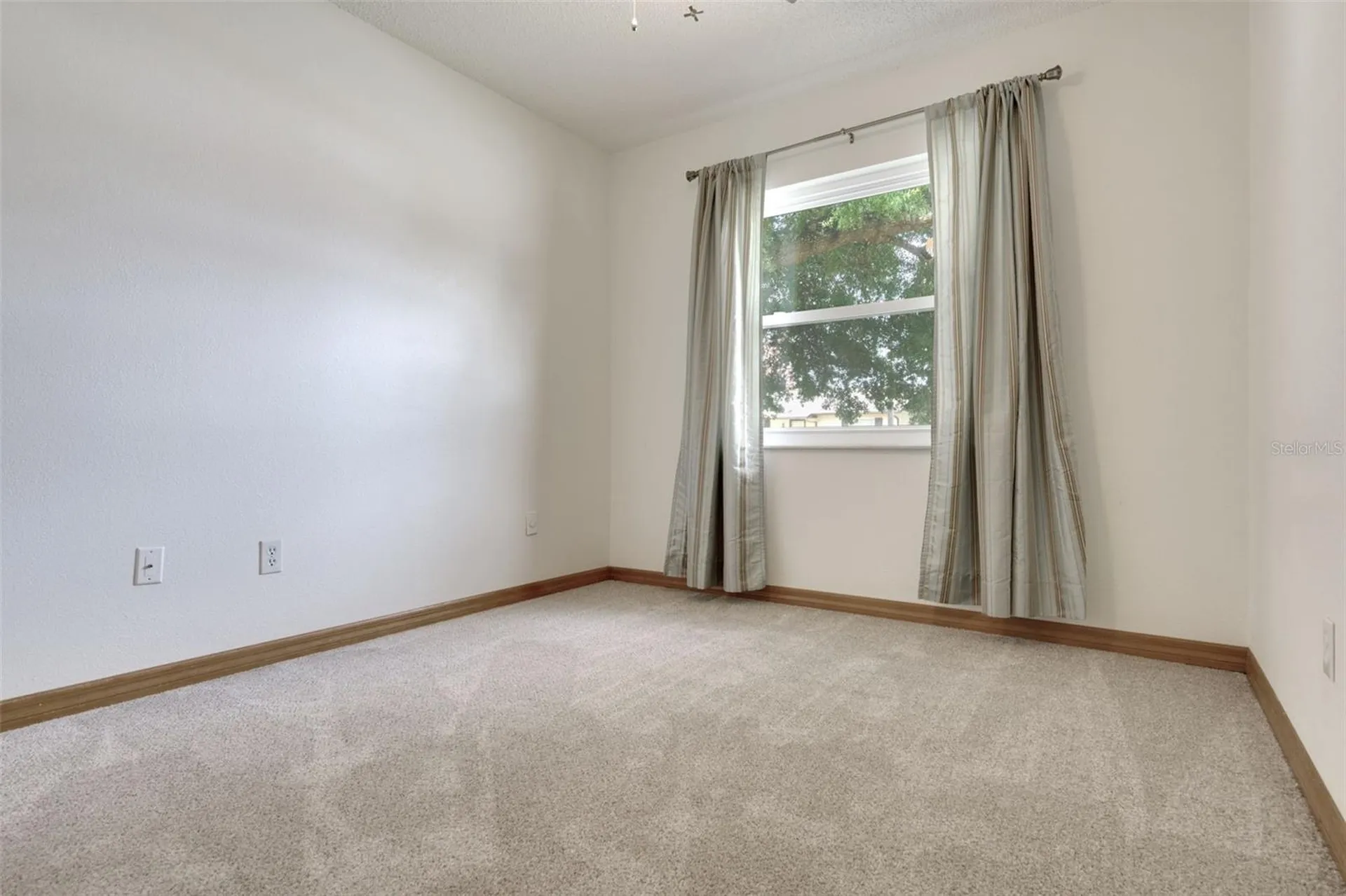 131 Flower Queen Court Orlando FL 32807