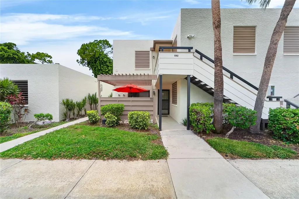 593 Lakeside Drive Bradenton FL 34210
