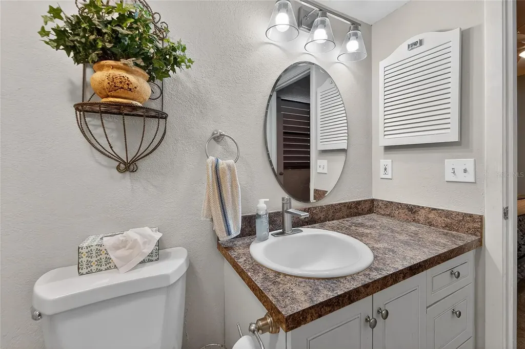 593 Lakeside Drive Bradenton FL 34210