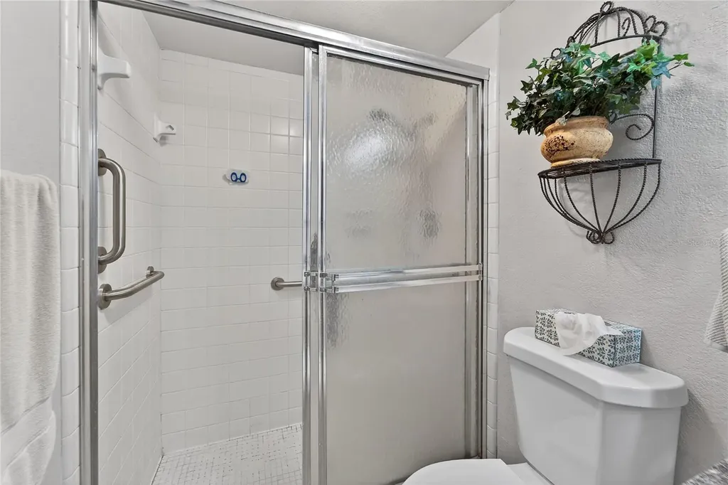 593 Lakeside Drive Bradenton FL 34210