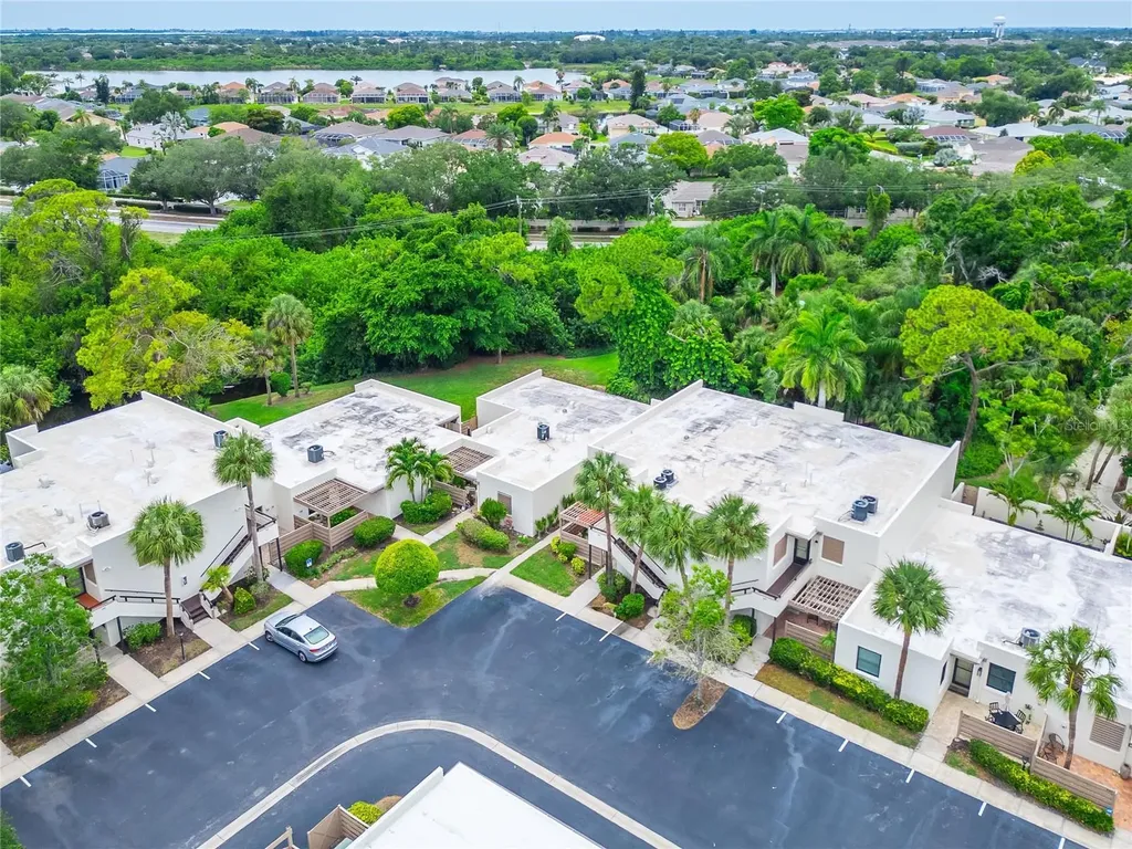 593 Lakeside Drive Bradenton FL 34210