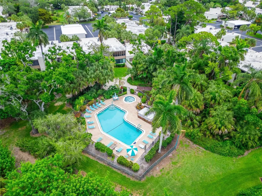593 Lakeside Drive Bradenton FL 34210