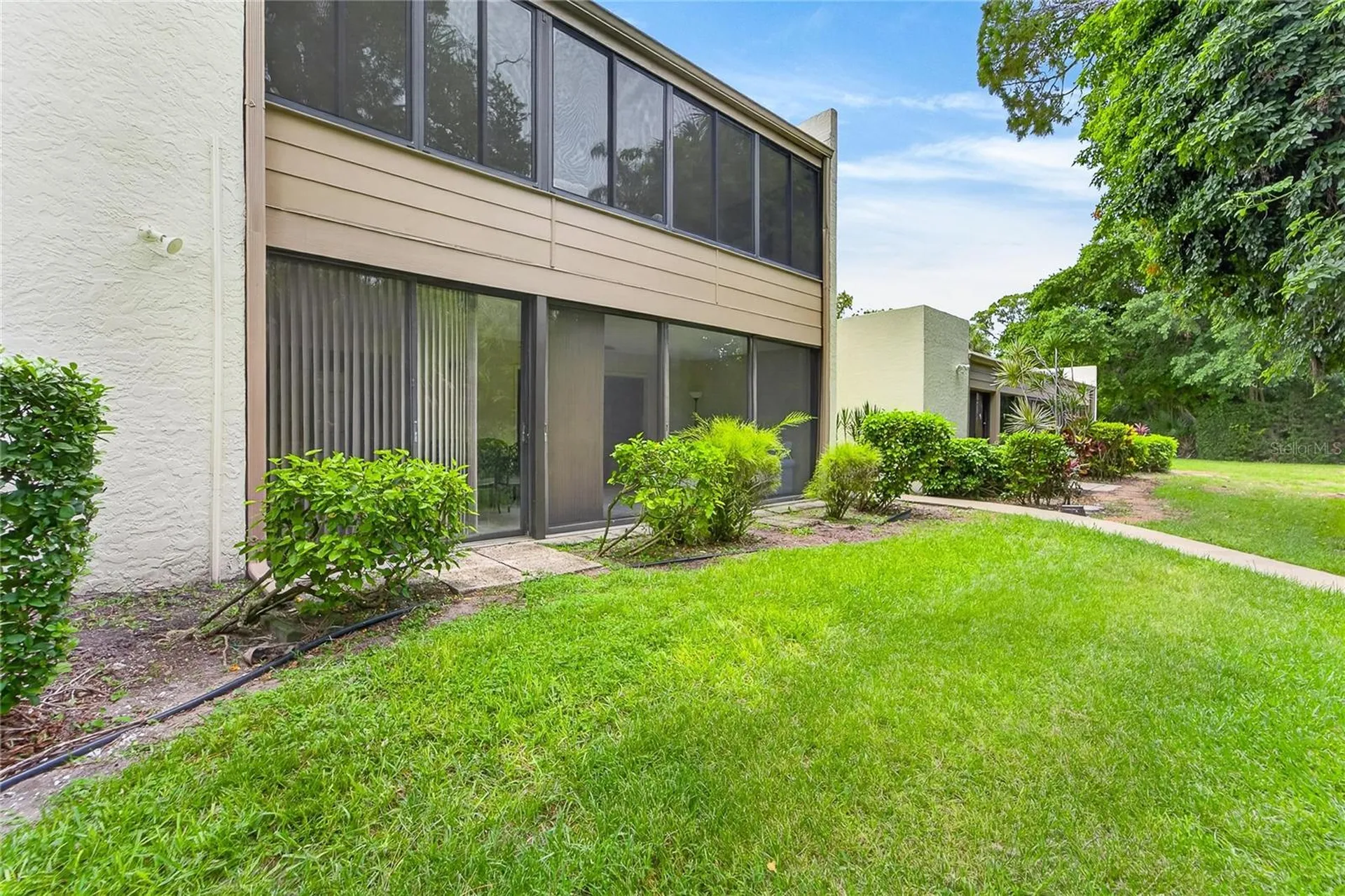 593 Lakeside Drive Bradenton FL 34210