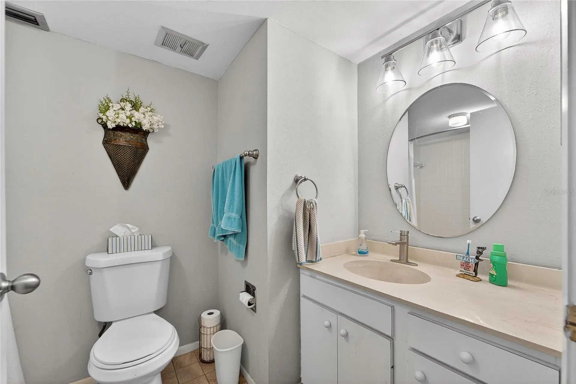 593 Lakeside Drive Bradenton FL 34210