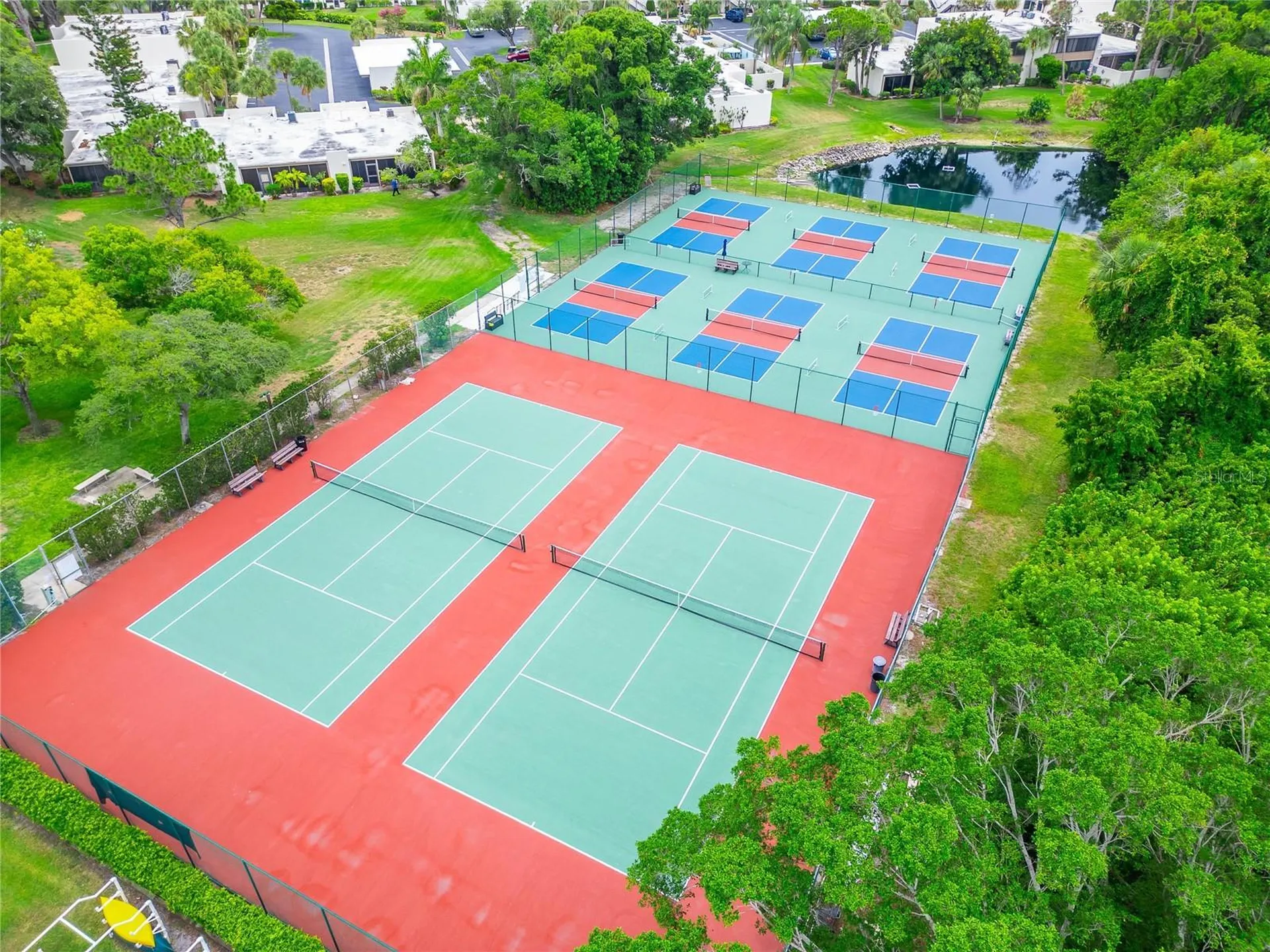 593 Lakeside Drive Bradenton FL 34210
