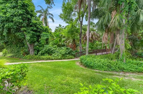 593 Lakeside Drive Bradenton FL 34210