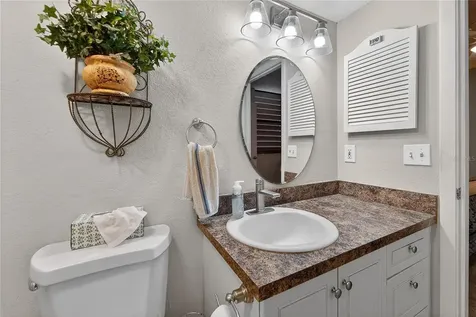 593 Lakeside Drive Bradenton FL 34210