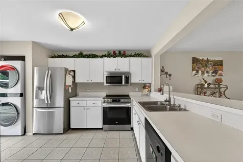 593 Lakeside Drive Bradenton FL 34210
