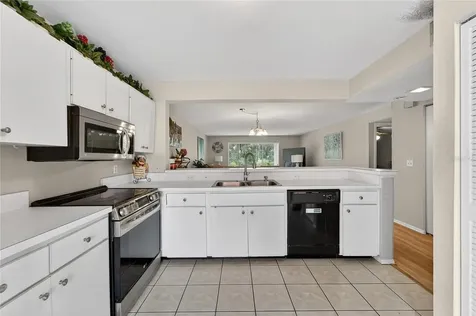 593 Lakeside Drive Bradenton FL 34210