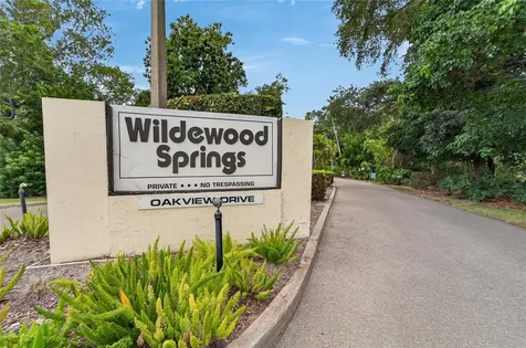 593 Lakeside Drive Bradenton FL 34210