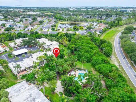 593 Lakeside Drive Bradenton FL 34210