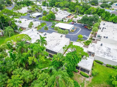593 Lakeside Drive Bradenton FL 34210