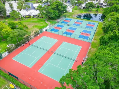 593 Lakeside Drive Bradenton FL 34210