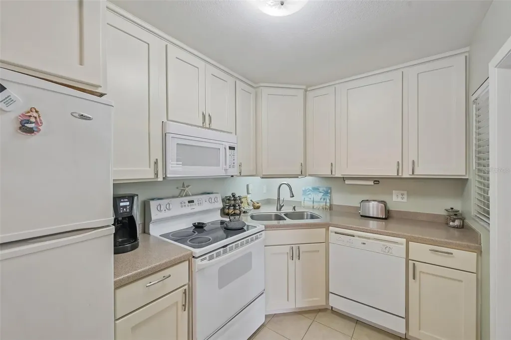 390 301 Boulevard W Bradenton FL 34205