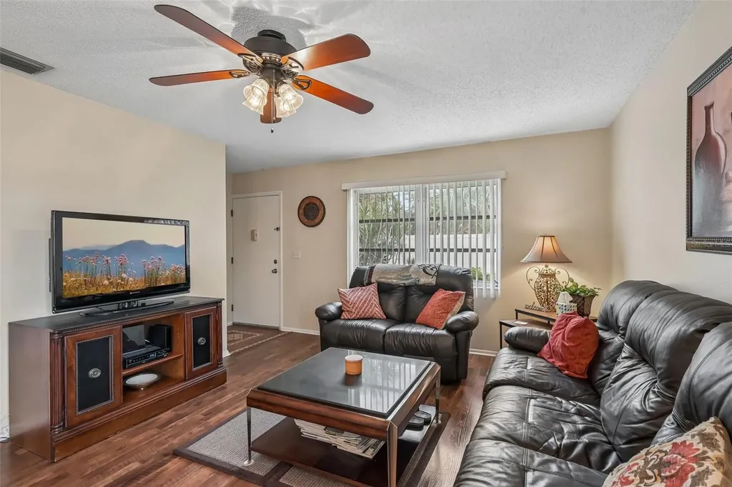390 301 Boulevard W Bradenton FL 34205