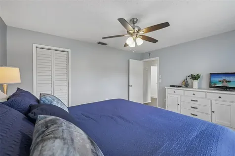 390 301 Boulevard W Bradenton FL 34205