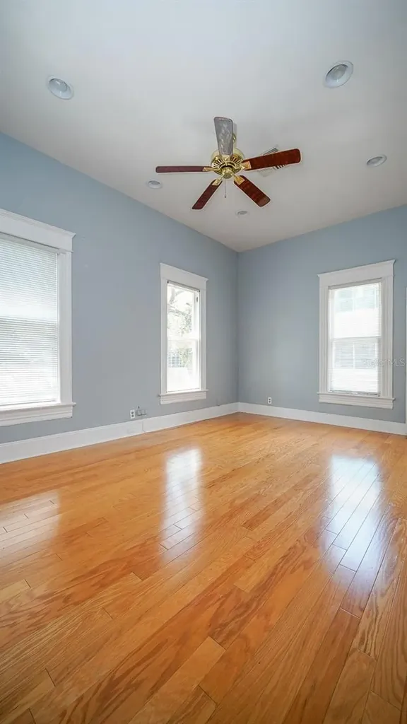 333 S Plant Avenue Tampa FL 33606