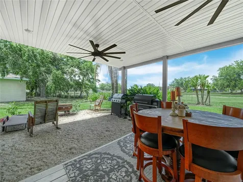 2910 Fairway Bowling Green FL 33834
