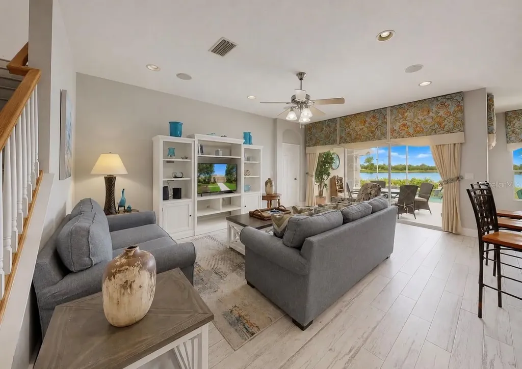 827 Seminole Sky Drive Ruskin FL 33570