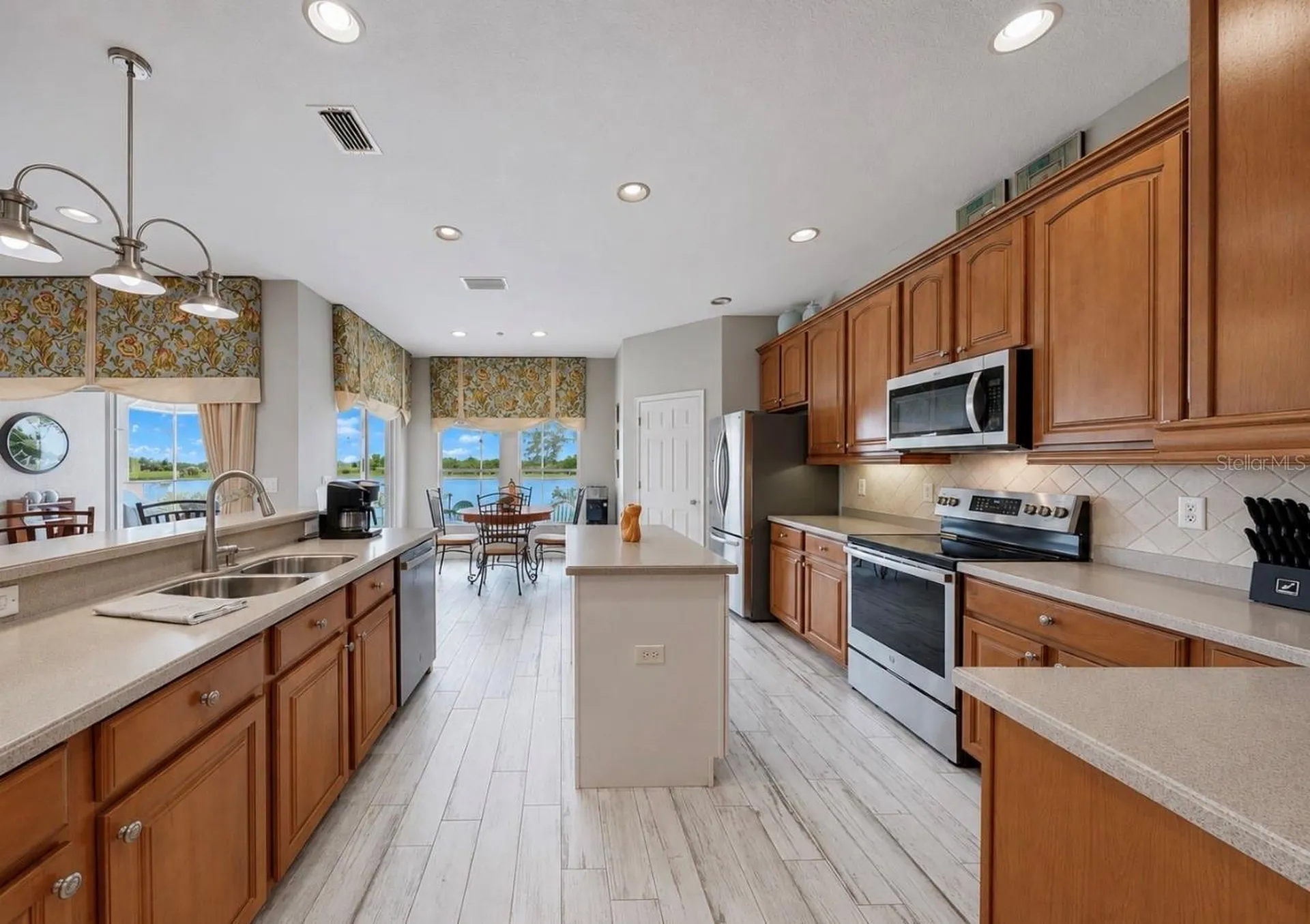 827 Seminole Sky Drive Ruskin FL 33570