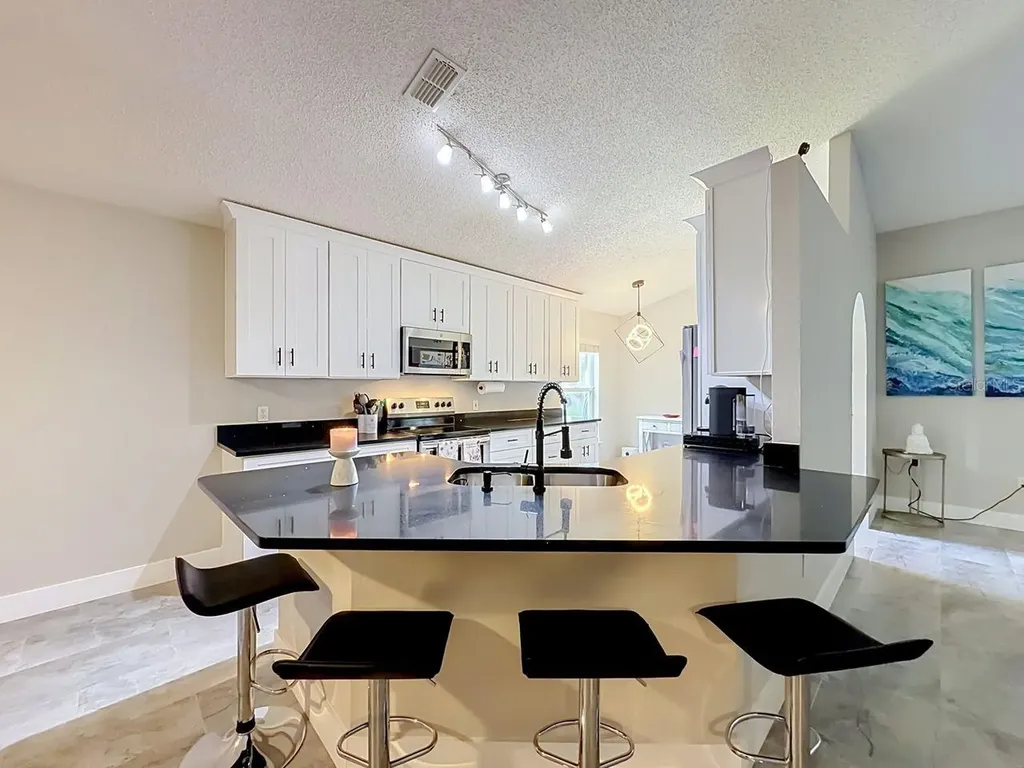 527 Dominish Estates Drive Apopka FL 32712