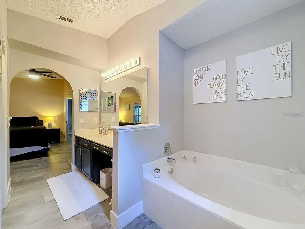 527 Dominish Estates Drive Apopka FL 32712