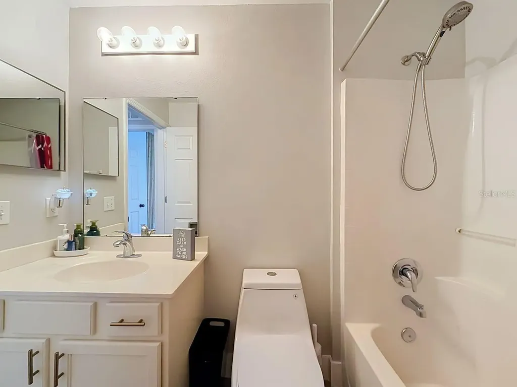 527 Dominish Estates Drive Apopka FL 32712