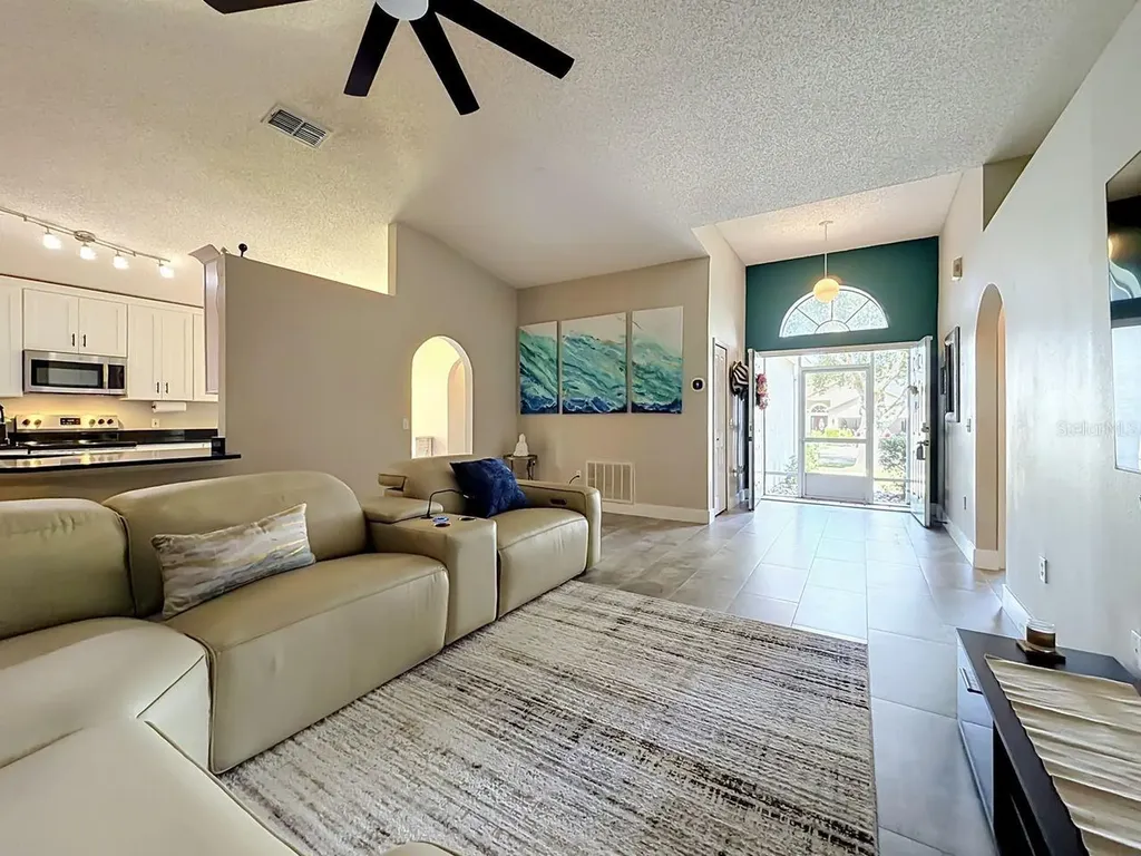 527 Dominish Estates Drive Apopka FL 32712