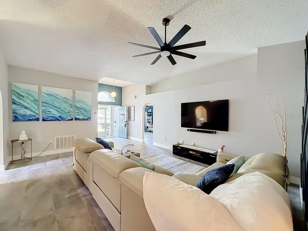 527 Dominish Estates Drive Apopka FL 32712