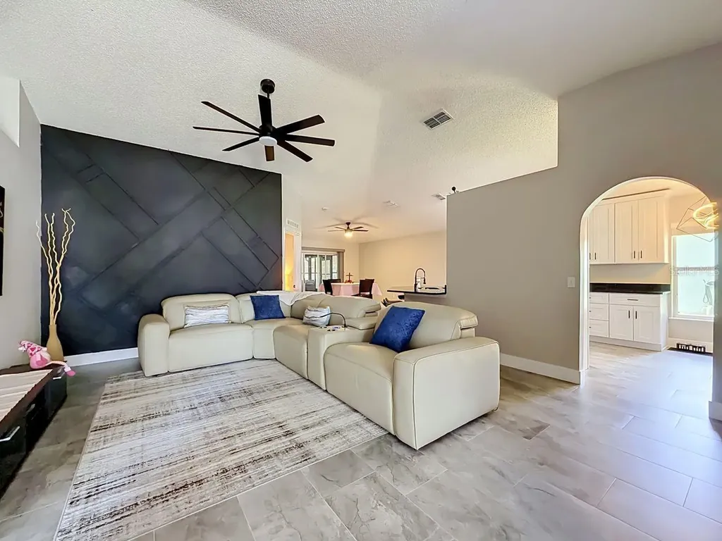 527 Dominish Estates Drive Apopka FL 32712