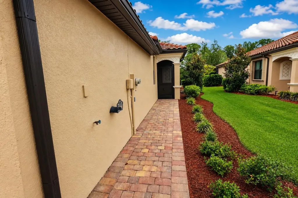12385 Amica Loop Venice FL 34293