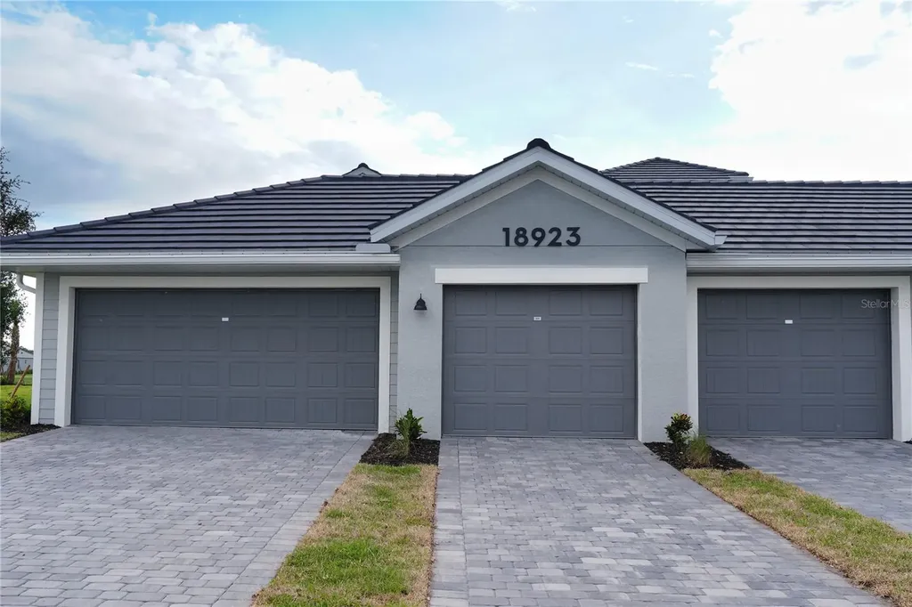 18923 Scallop Loop Lakewood Ranch FL 34202