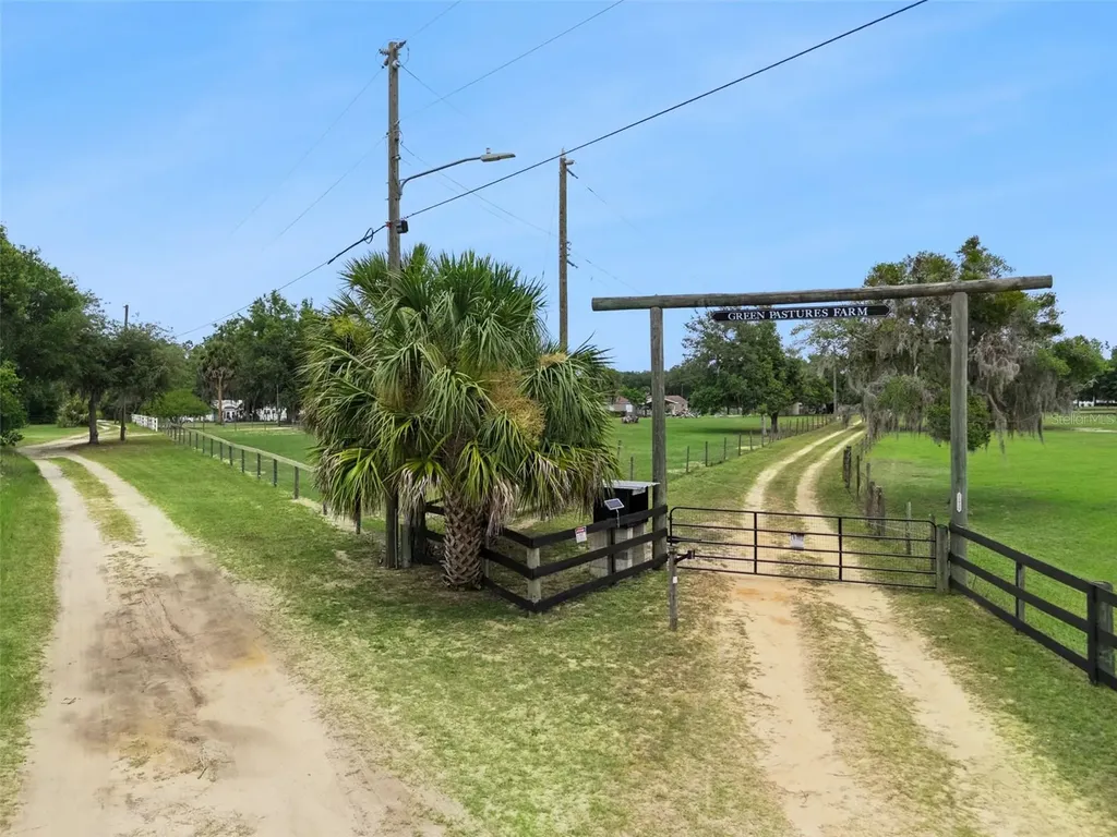 11435 S Em En El Grove Road Leesburg FL 34788