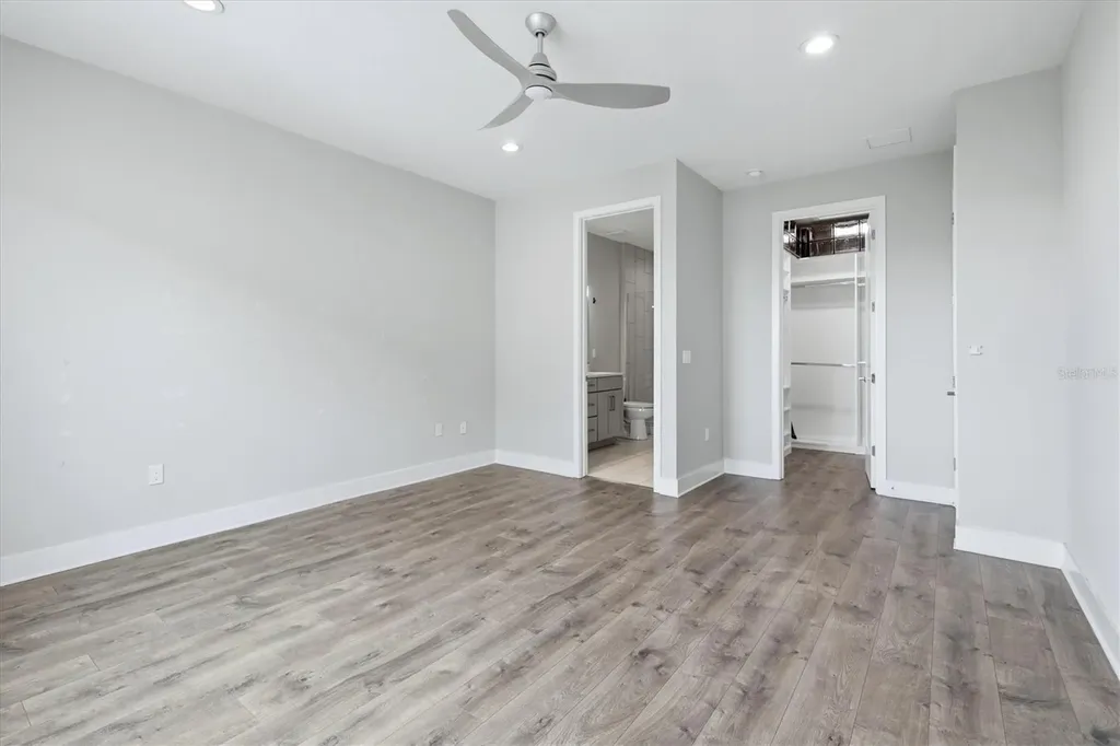 2551 11th Pl N St Petersburg FL 33713