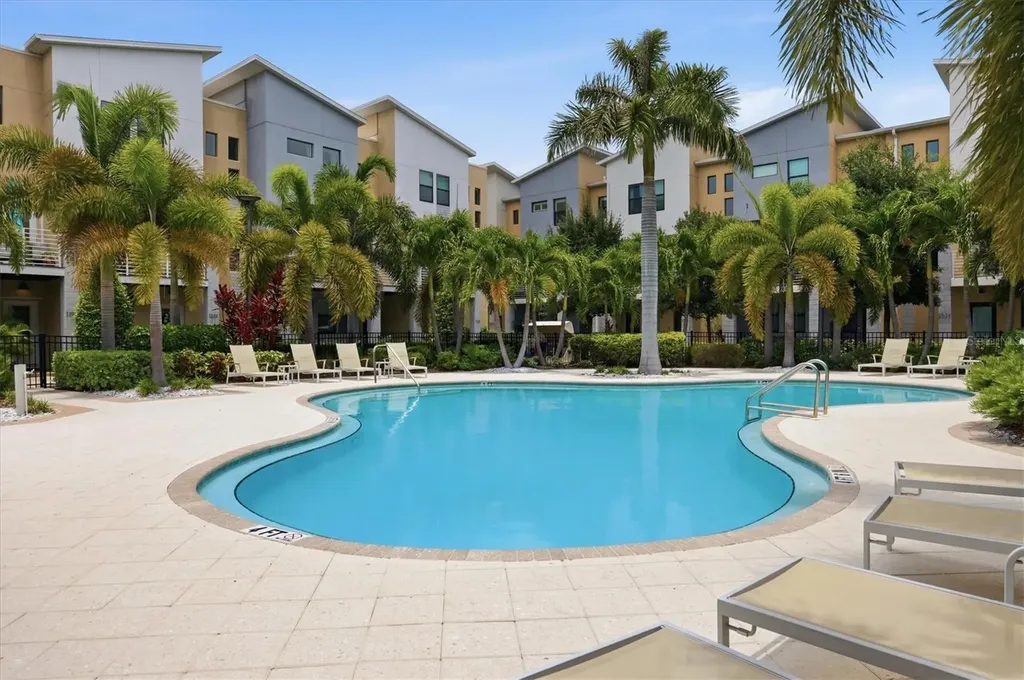 2551 11th Pl N St Petersburg FL 33713