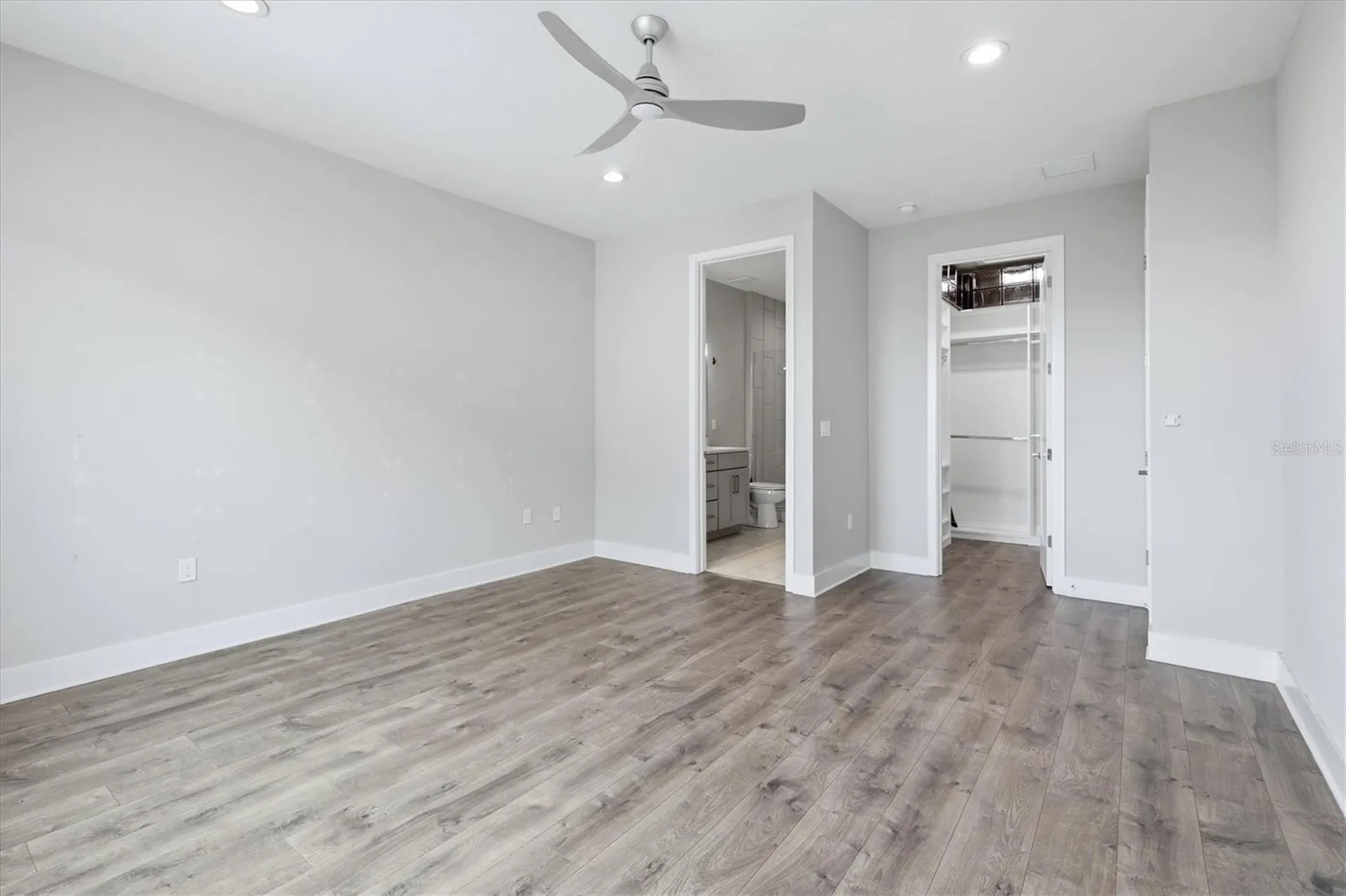 2551 11th Pl N St Petersburg FL 33713