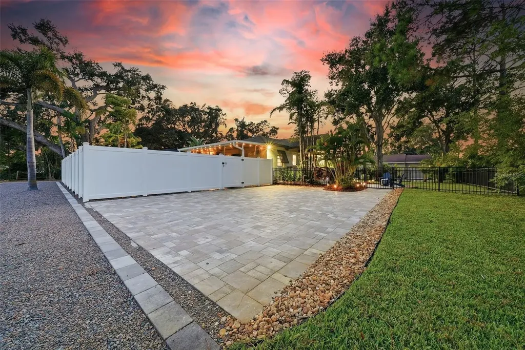 1830 Main Street Safety Harbor FL 34695