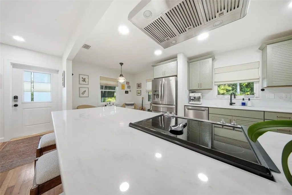 1830 Main Street Safety Harbor FL 34695