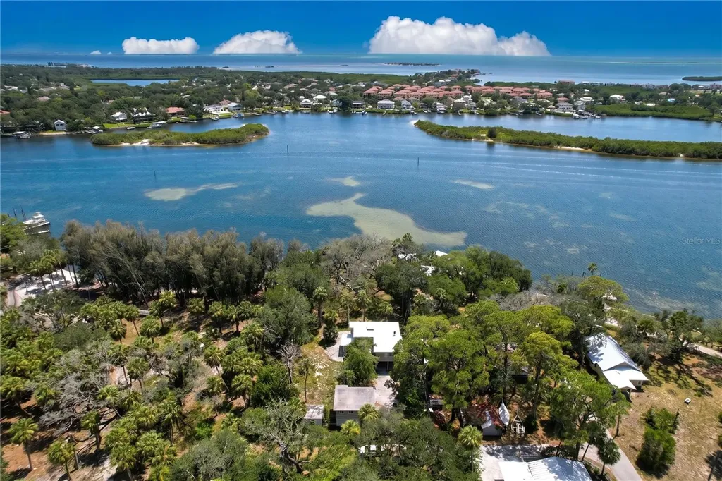 1275 Mickler Lane Tarpon Springs FL 34689