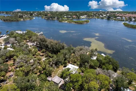 1275 Mickler Lane Tarpon Springs FL 34689