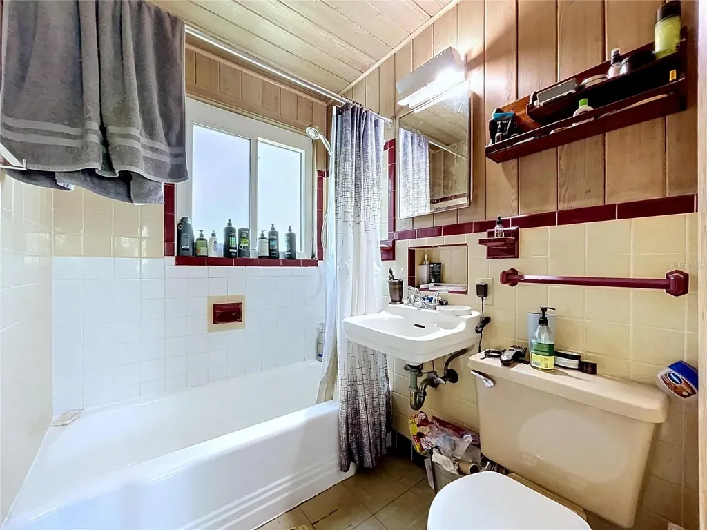 1275 Mickler Lane Tarpon Springs FL 34689