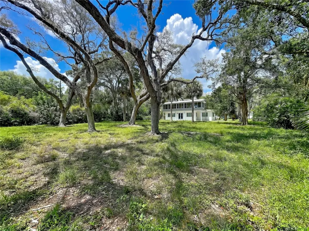 1275 Mickler Lane Tarpon Springs FL 34689