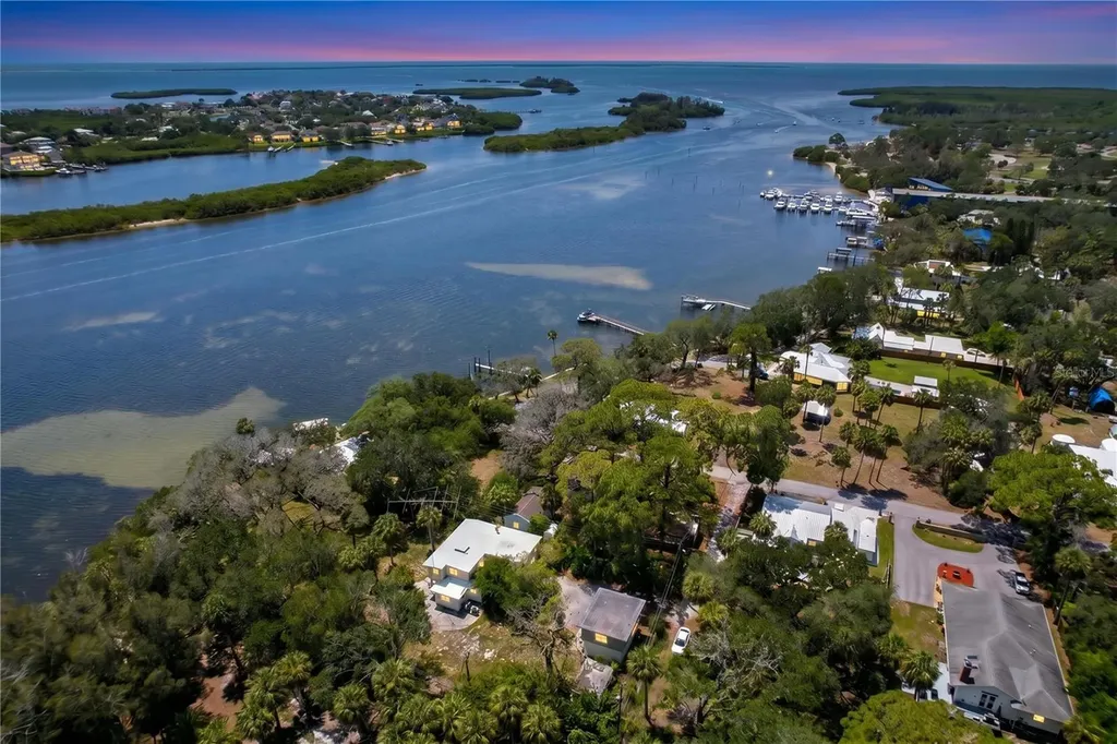 1275 Mickler Lane Tarpon Springs FL 34689