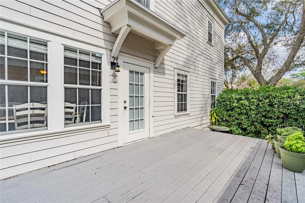 932 Pawstand Road Celebration FL 34747