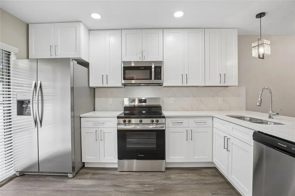 717 Oak Park Place Brandon FL 33511