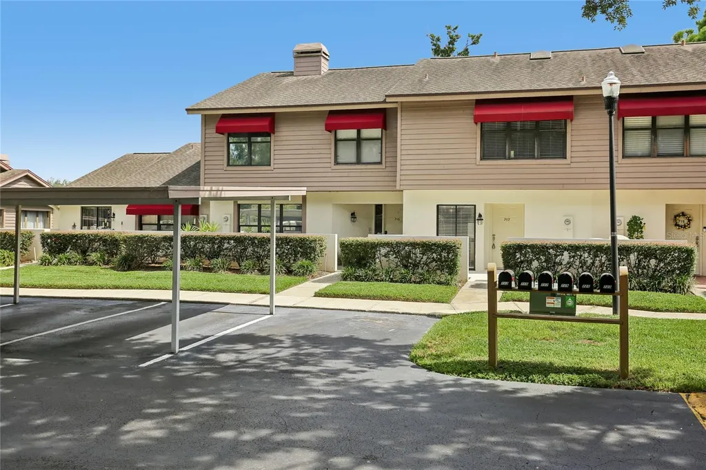 717 Oak Park Place Brandon FL 33511