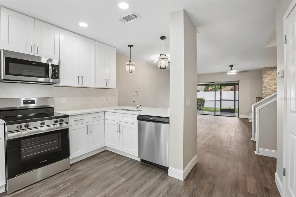 717 Oak Park Place Brandon FL 33511