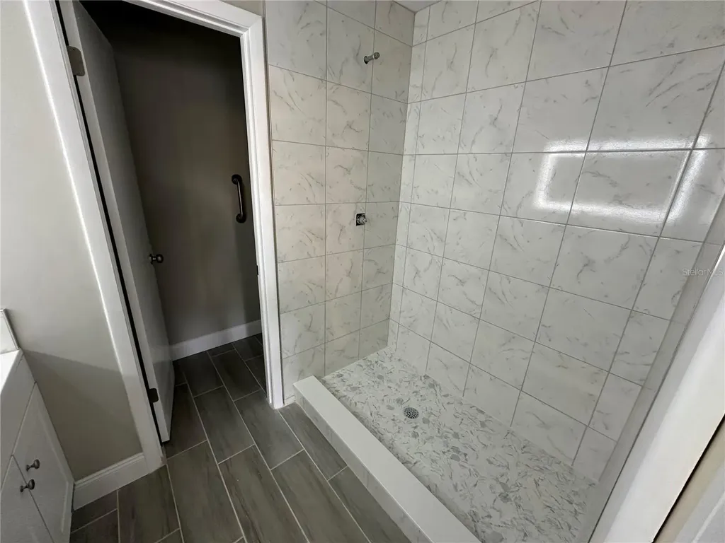 717 Oak Park Place Brandon FL 33511
